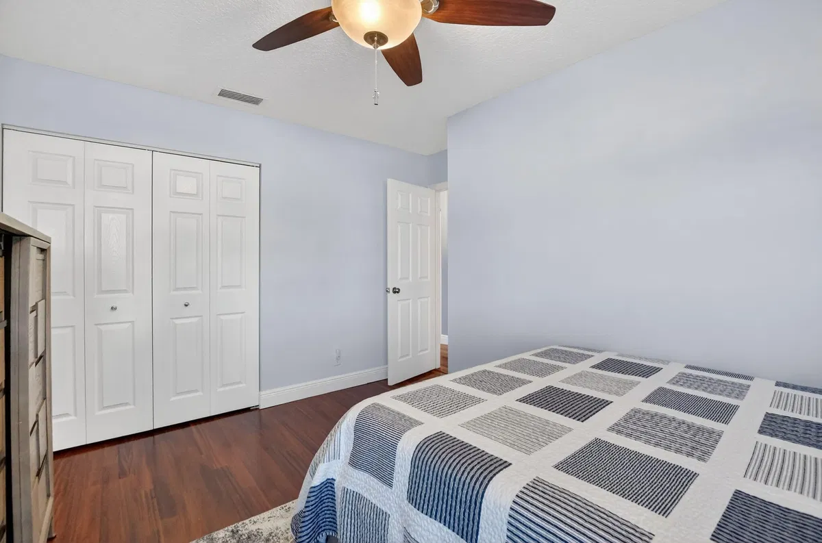 Residence photo 25
