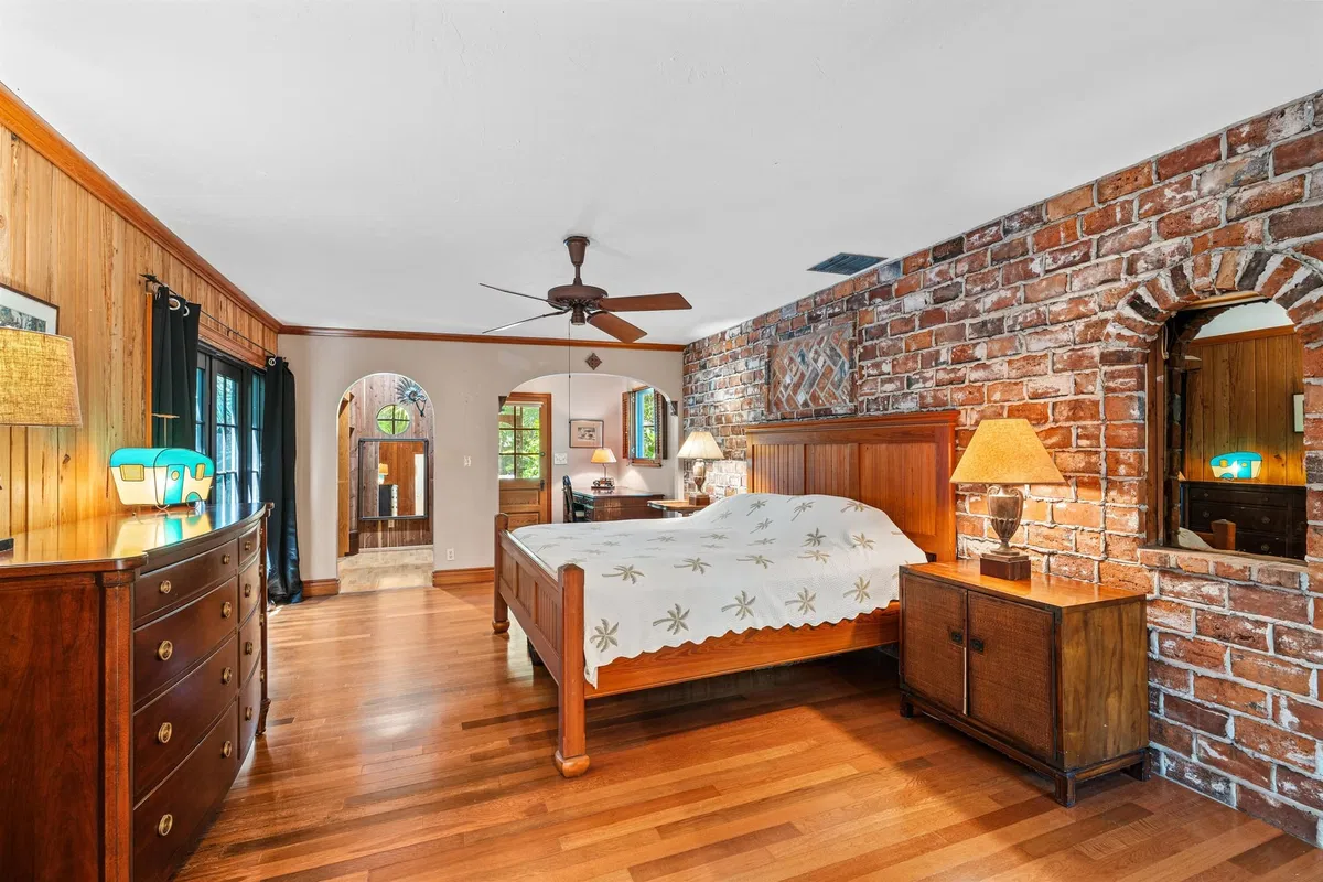 Residence photo 16