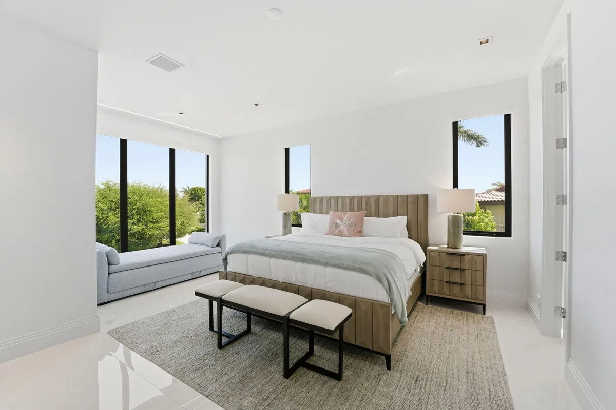 Residence photo 61