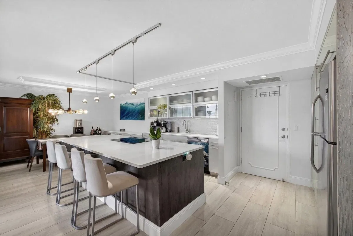 Aquarius Condominium Unit 805