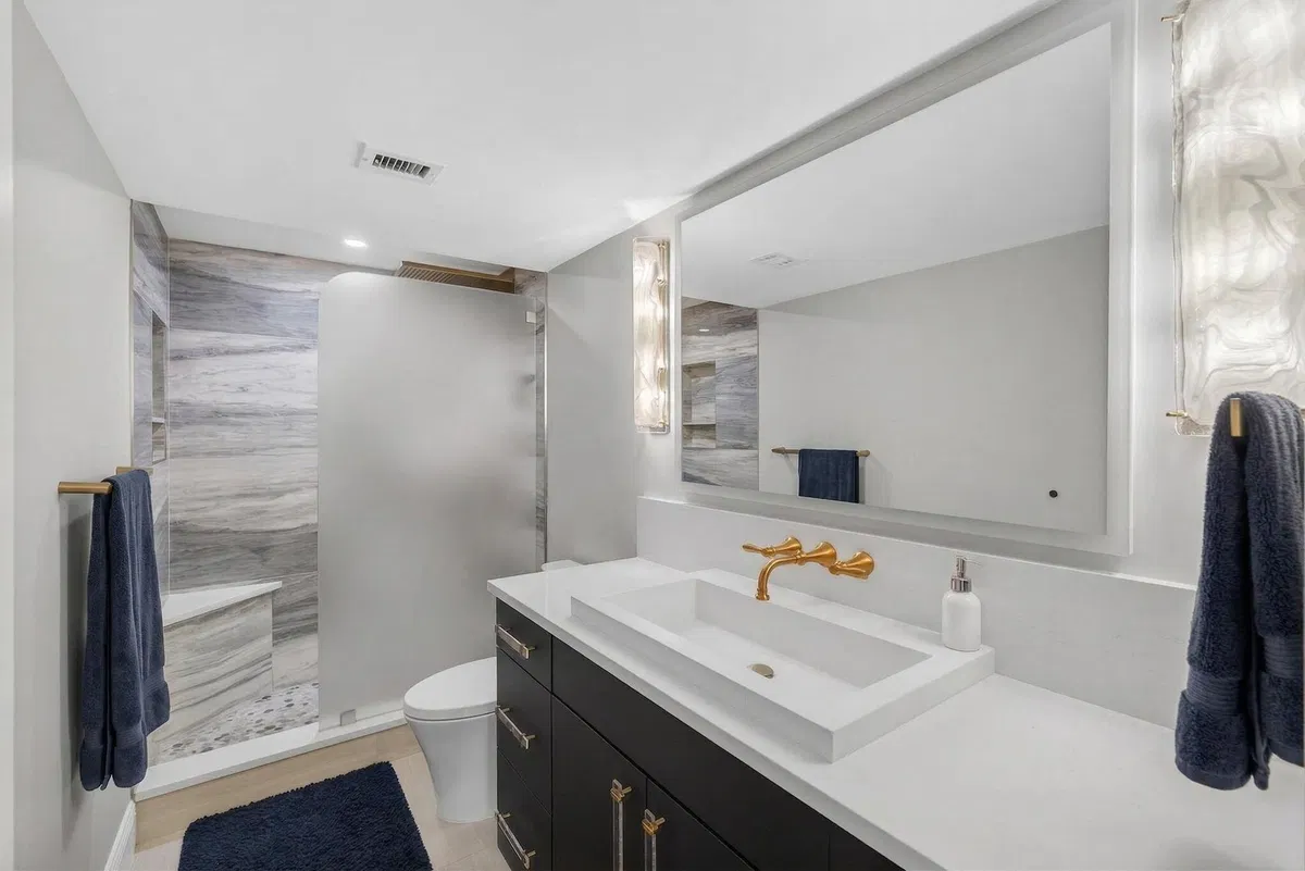 Aquarius Condominium Unit 805 photo 13