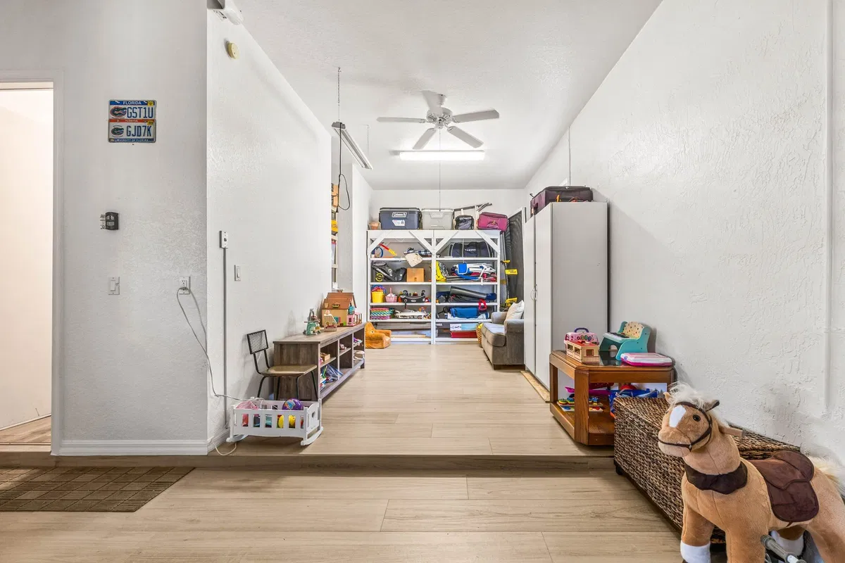 Residence photo 49