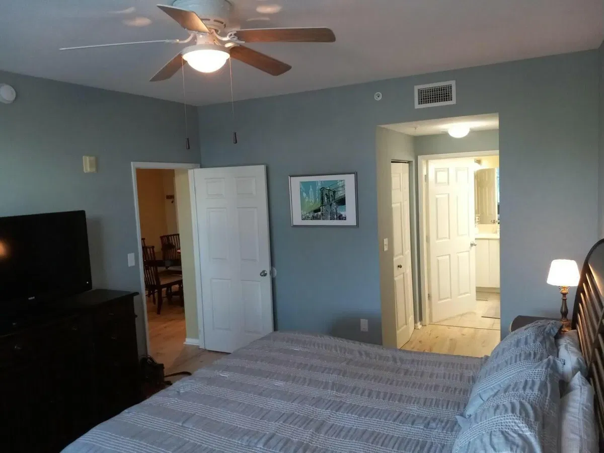 Unit 203 photo 7