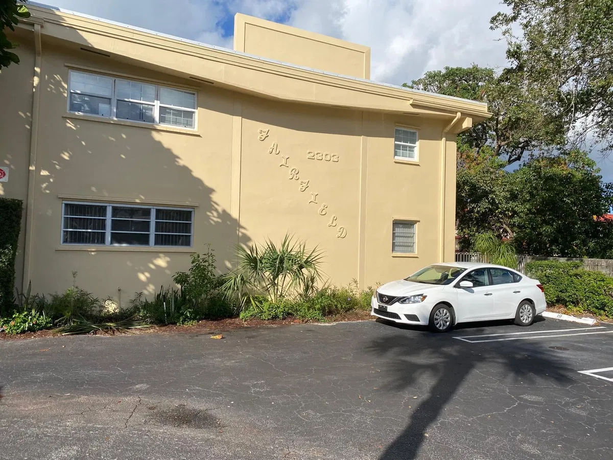 Unit 19 photo 13