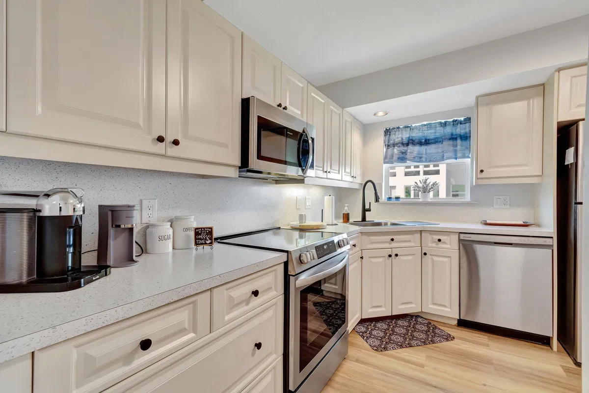  Unit 204 photo 19