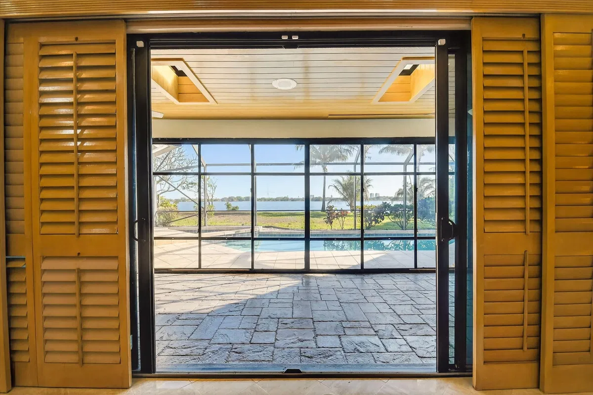West Palm Beach Residence photo 16