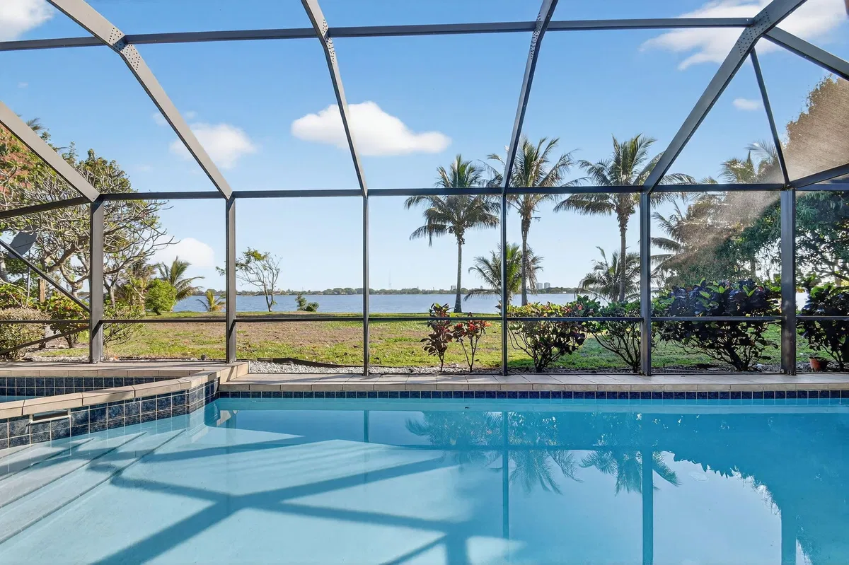 West Palm Beach Residence photo 34