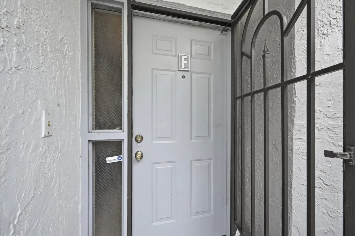 Unit F photo 28