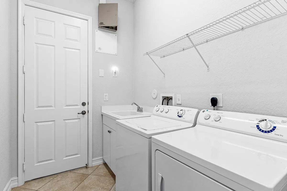  Residence photo 49