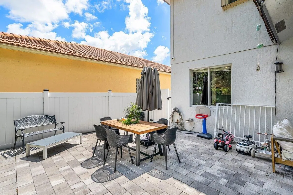 Residence photo 28