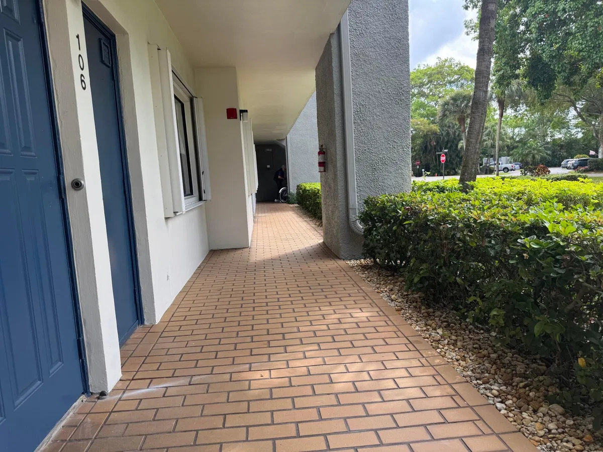  Unit 106 photo 7