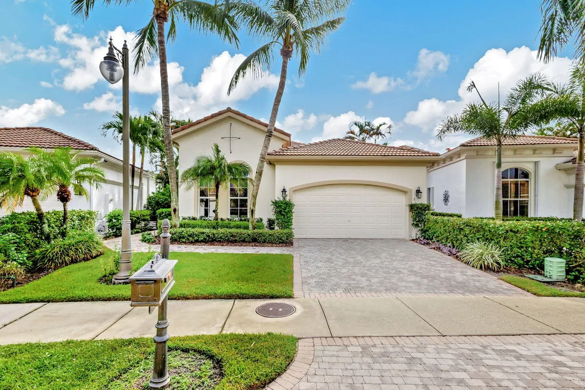 Mirasol Country Club Residence