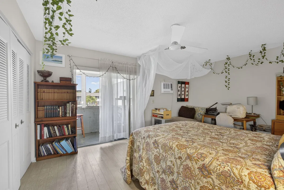  Residence photo 22