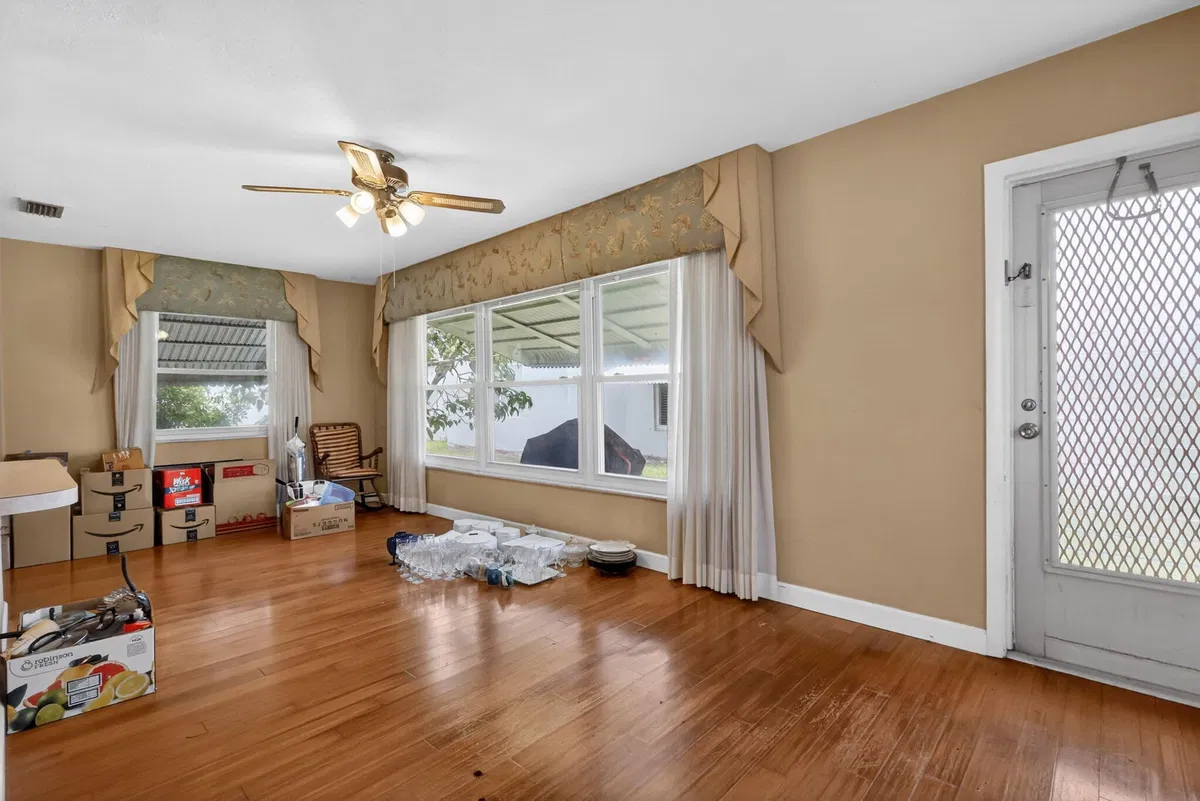  Residence photo 7