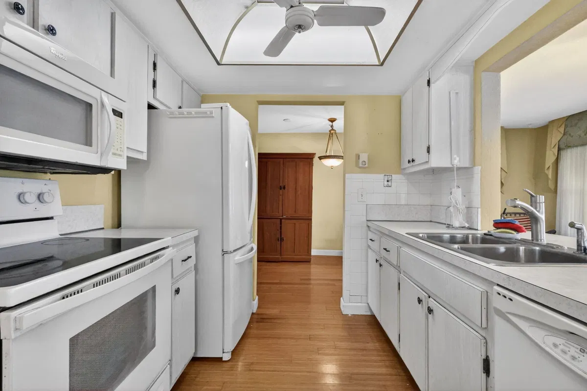  Residence photo 19