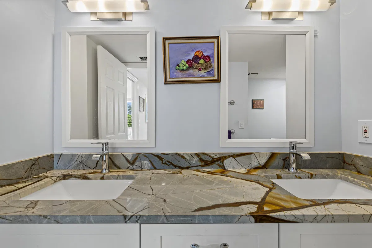 Unit 306 photo 22
