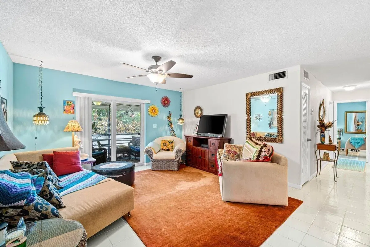 Unit 204a photo 4