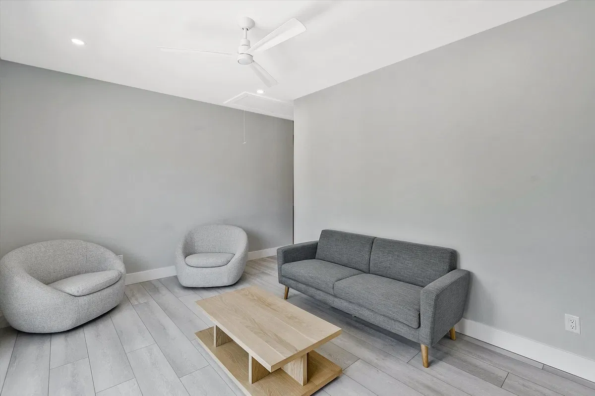 Residence photo 25