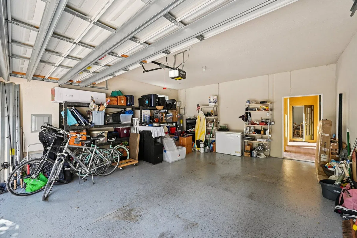 Botanica Unit 108 photo 28