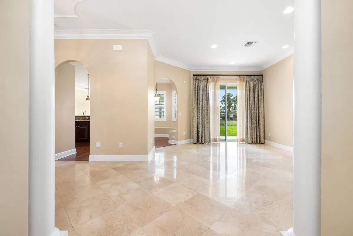 Residence photo 10