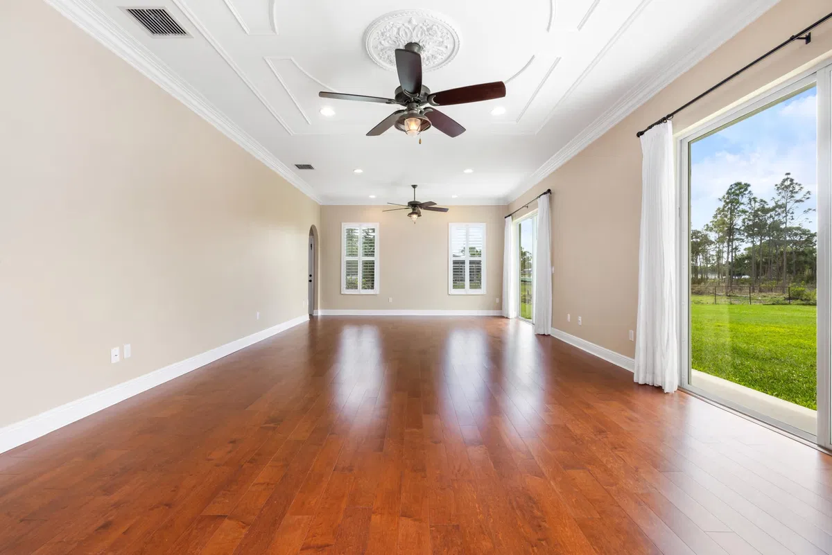 Residence photo 16