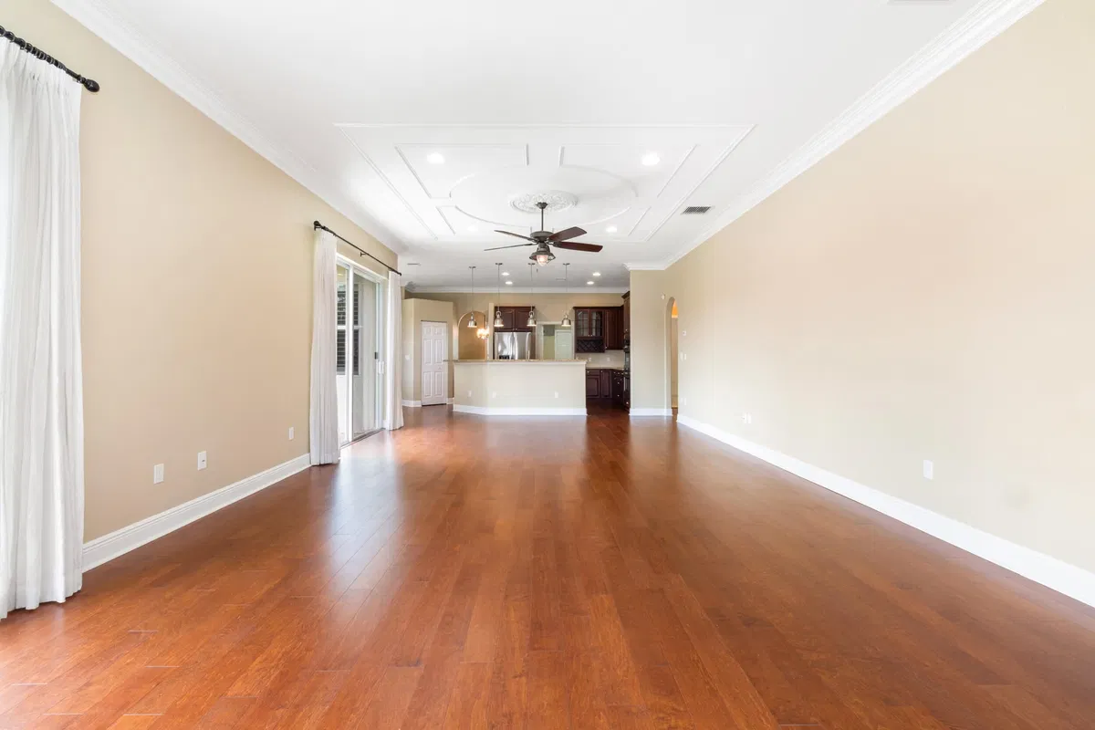 Residence photo 19