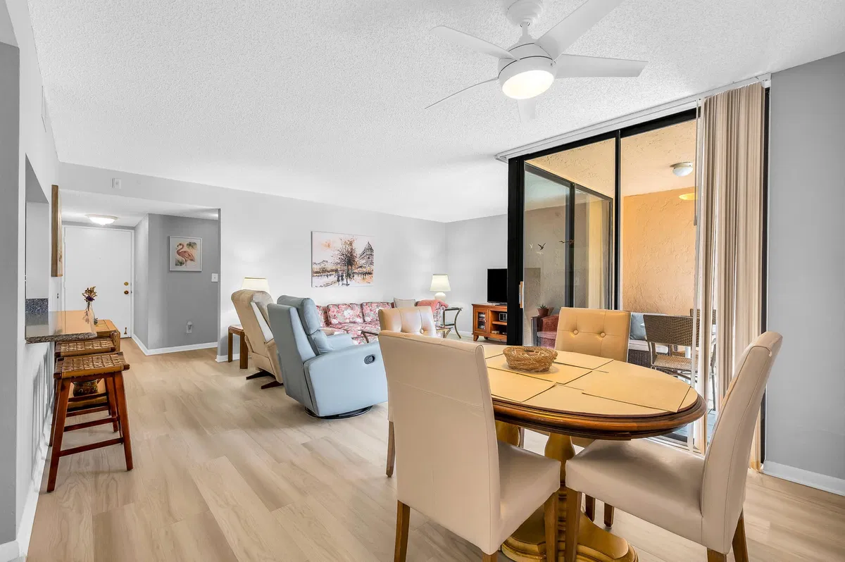 Unit 4207 photo 7