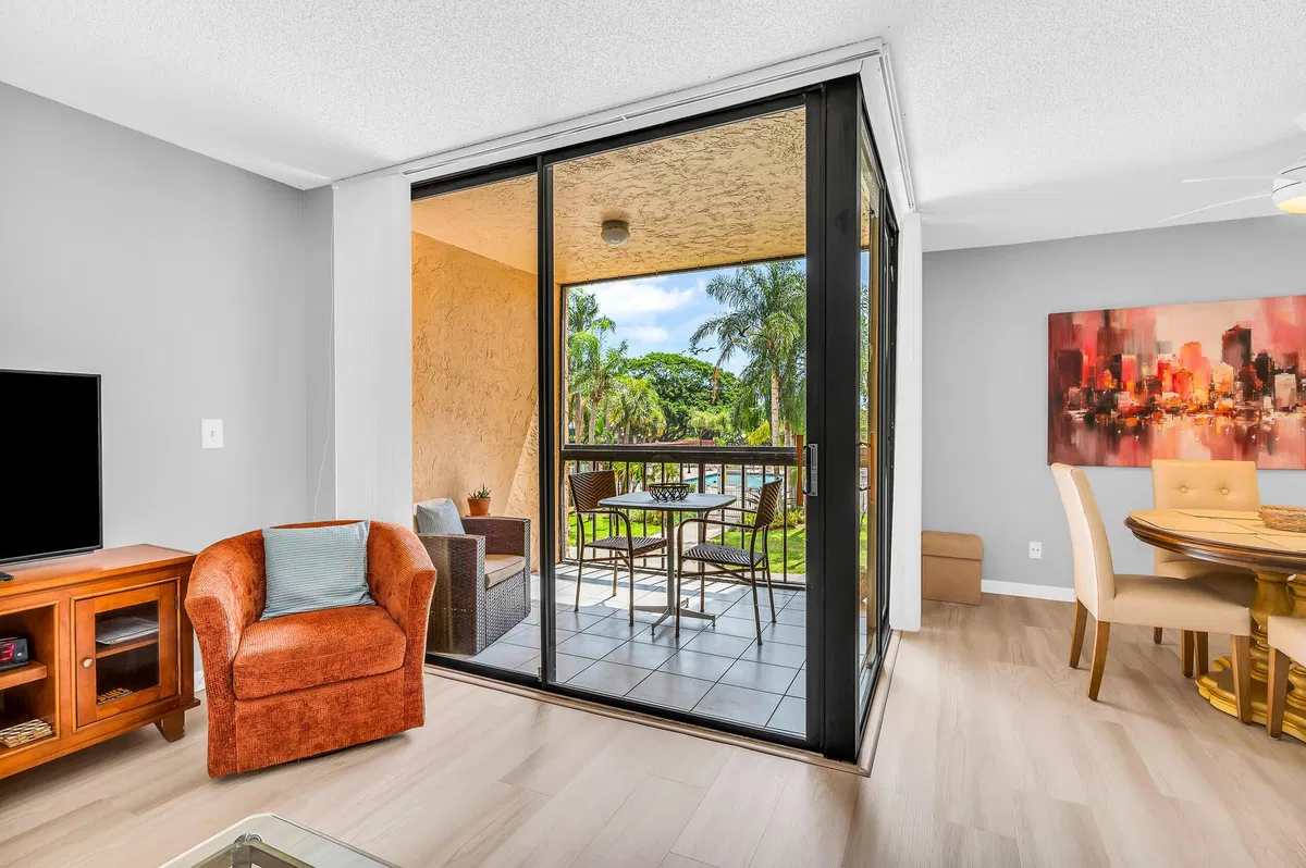 Unit 4207 photo 10