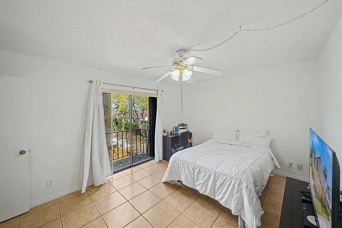  Residence photo 25