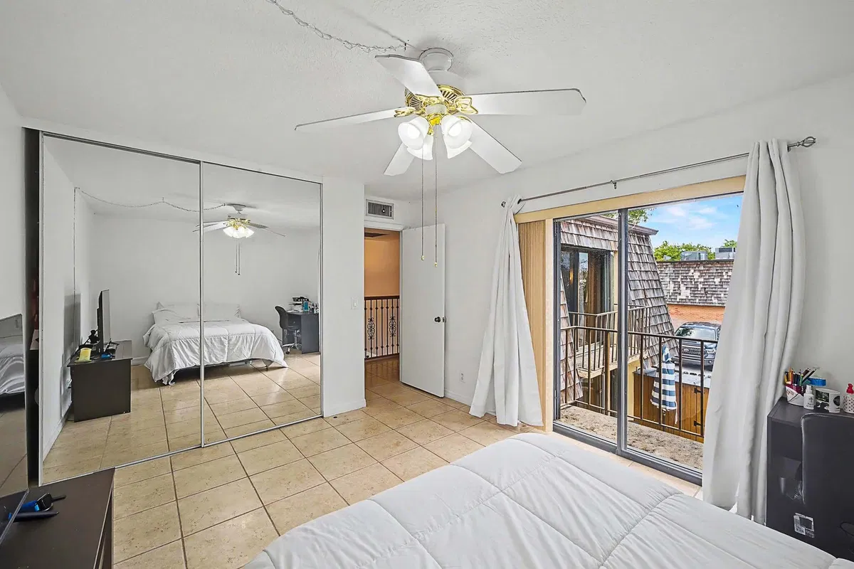  Residence photo 28