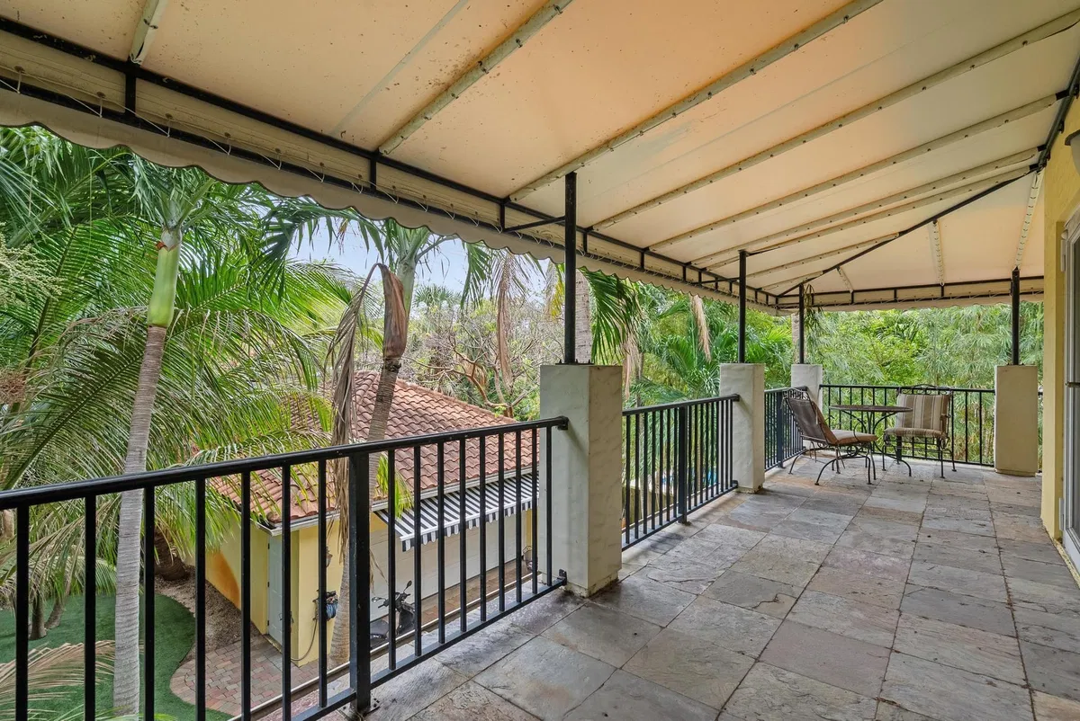 Residence photo 19