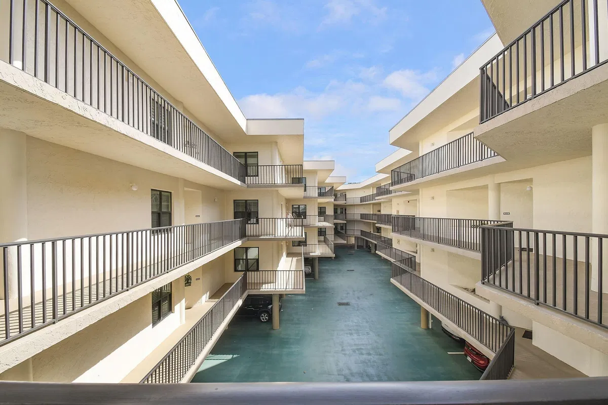 Unit 316 photo 7