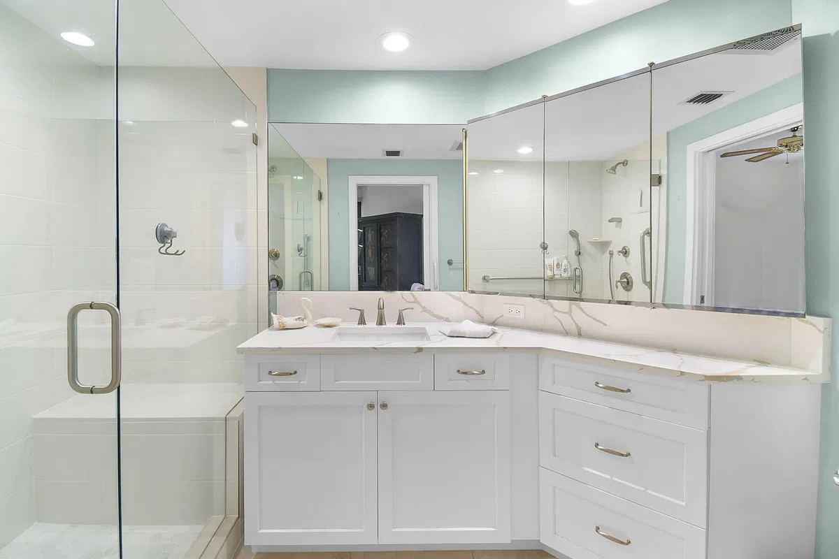 Unit 316 photo 25