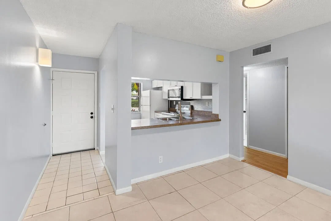 Eastpointe Country Club Unit 103 photo 4