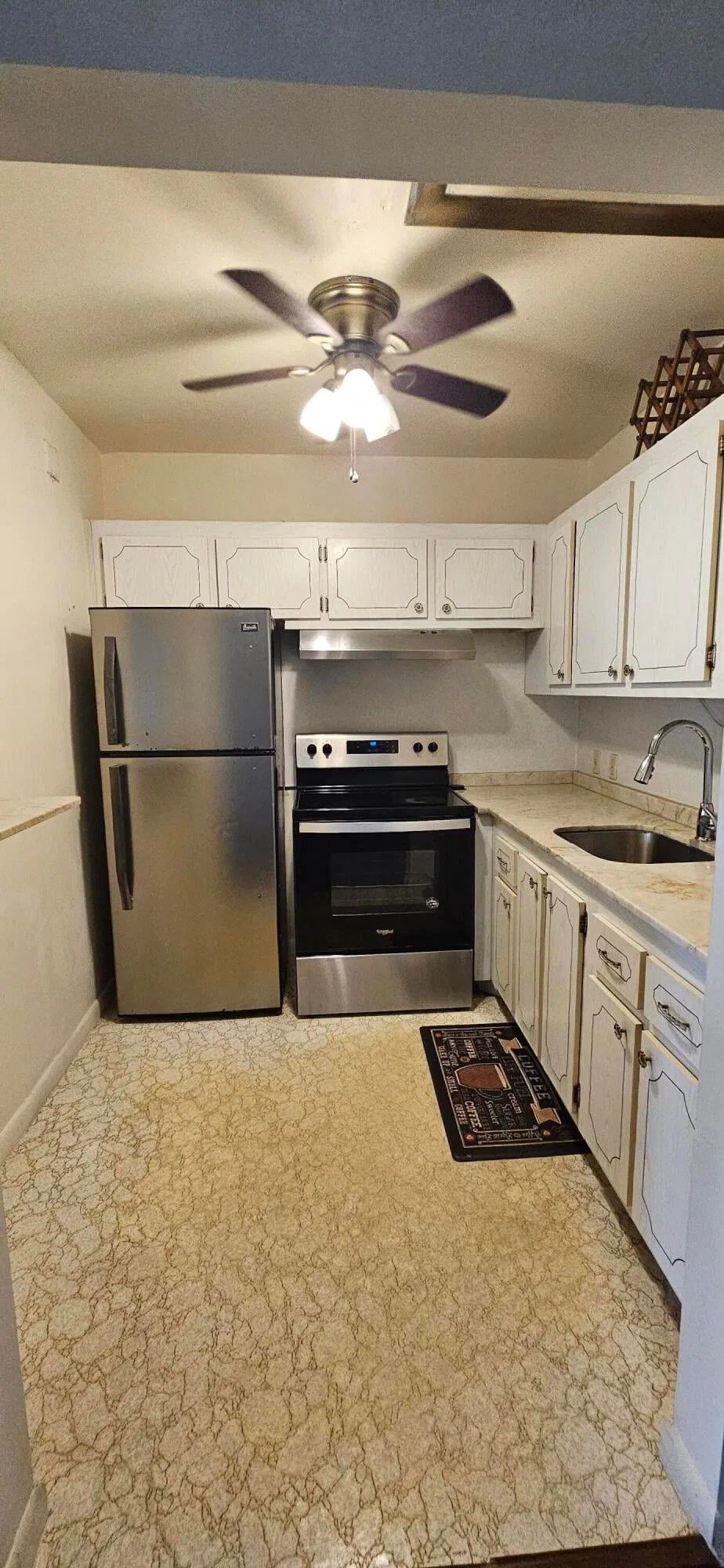 Unit 198 photo 7