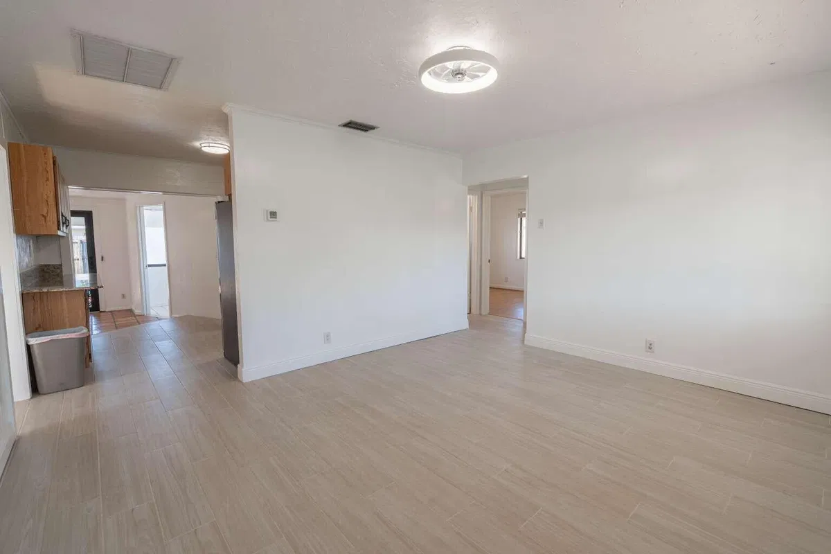 Residence photo 4