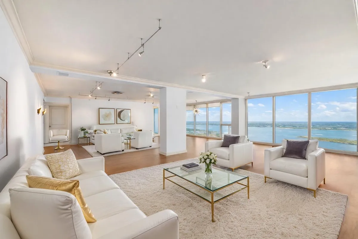The Plaza of The Palm Beaches Unit 12 Gh