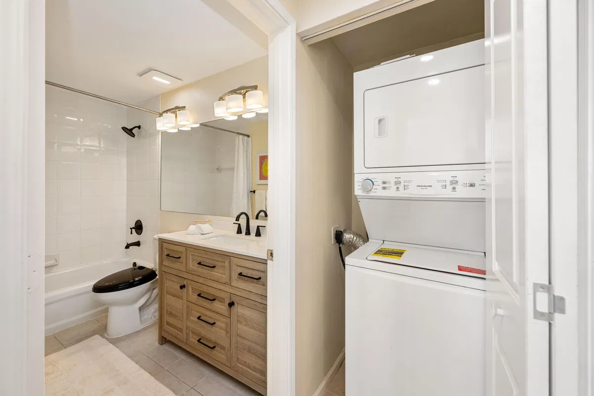 The Tower Condominium at Cityplace Unit 1107 photo 13