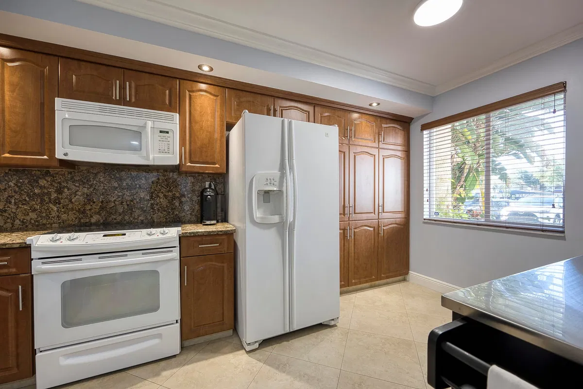 Unit Apt 101 photo 7