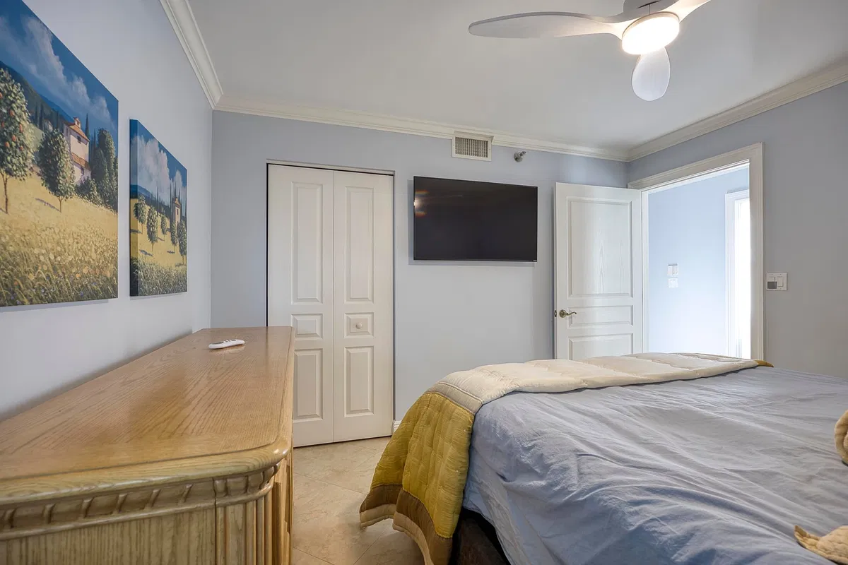 Unit Apt 101 photo 22