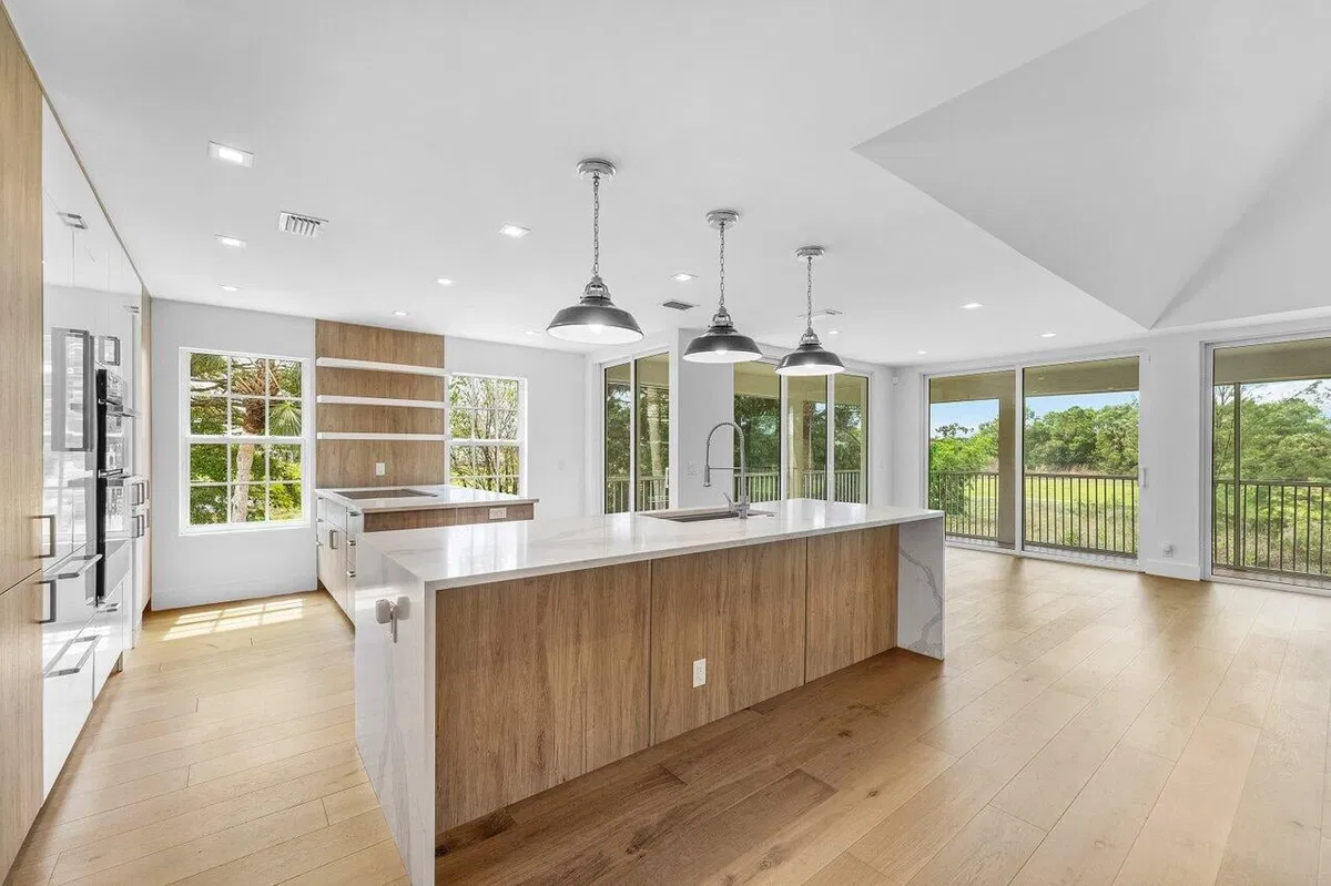 First Fairway Residence photo 4