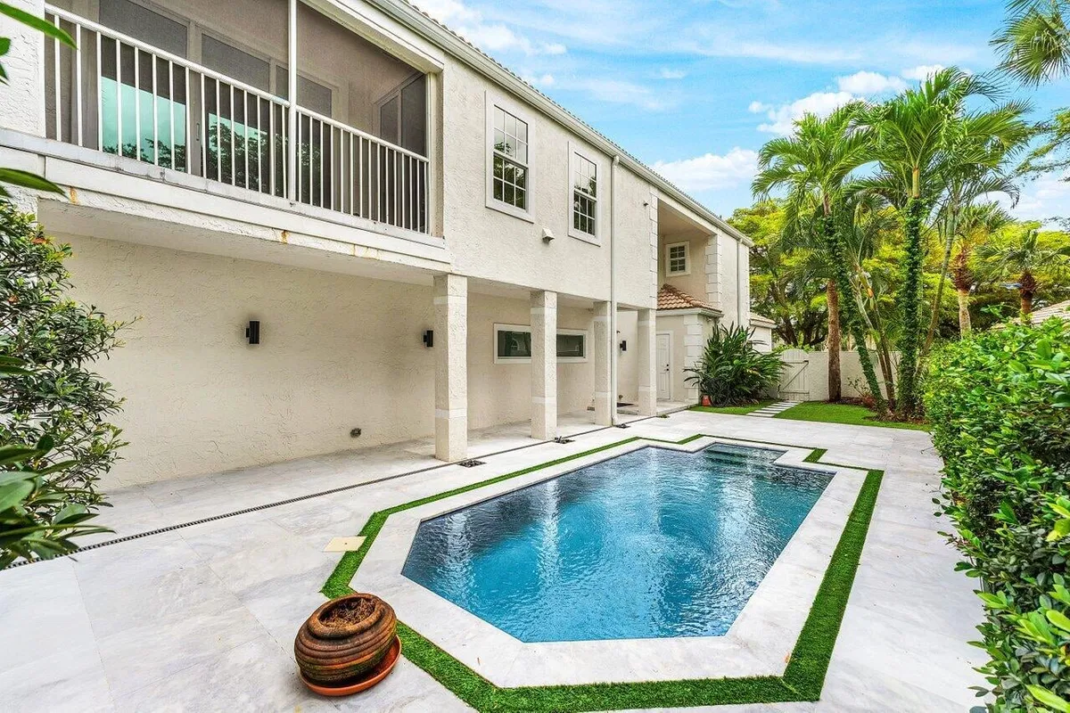 First Fairway Residence photo 28