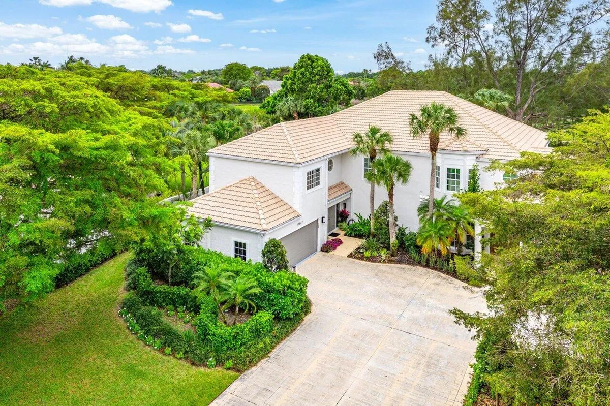 First Fairway Residence photo 31