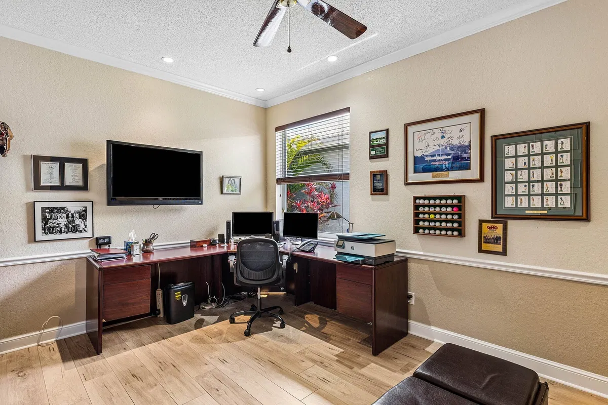 Residence photo 22