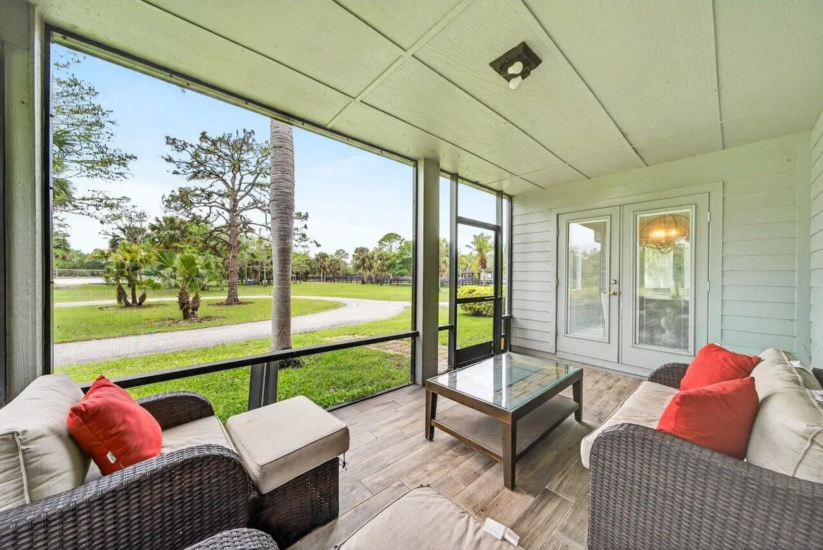 Residence photo 13