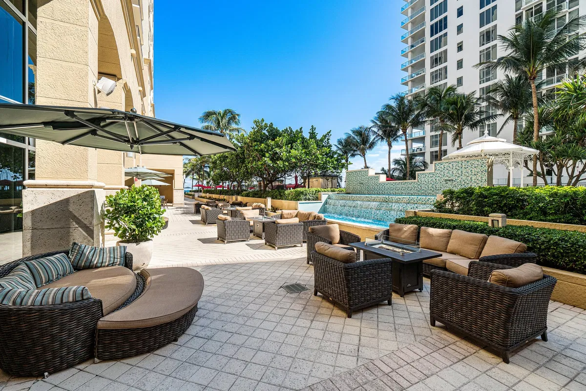 Renaissance on the Ocean Residence photo 7