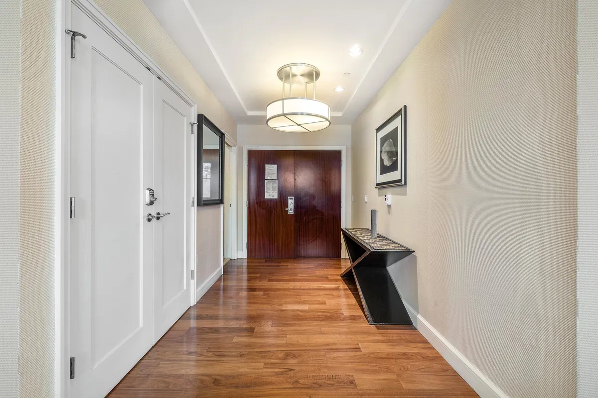 Renaissance on the Ocean Residence photo 25