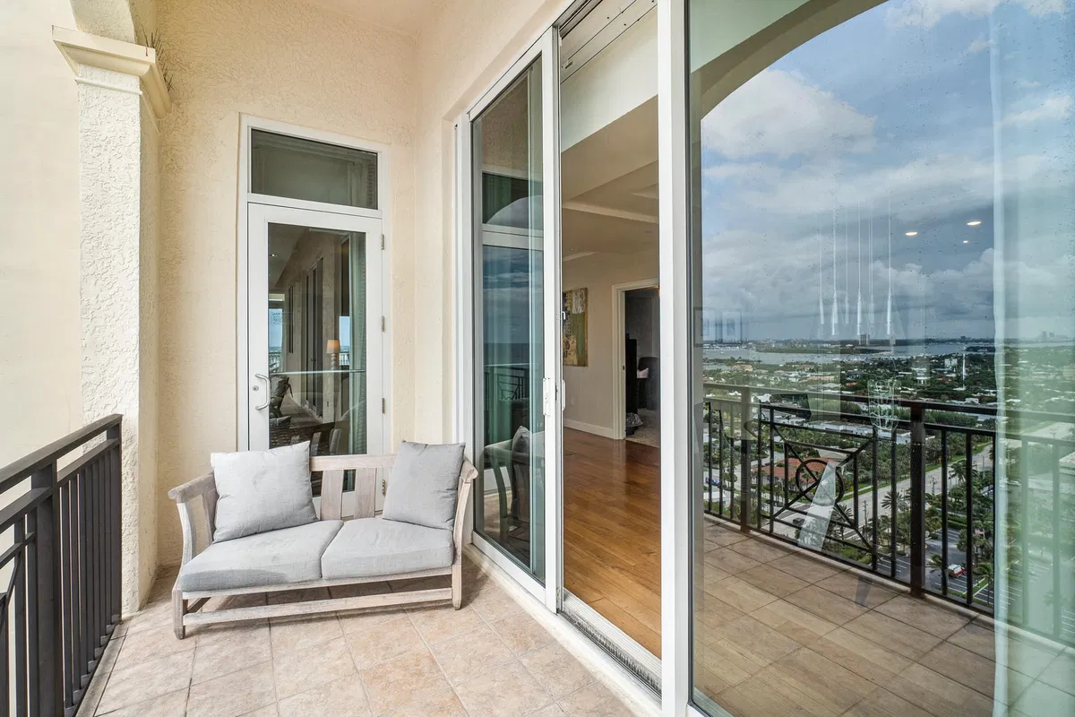 Renaissance on the Ocean Residence photo 49