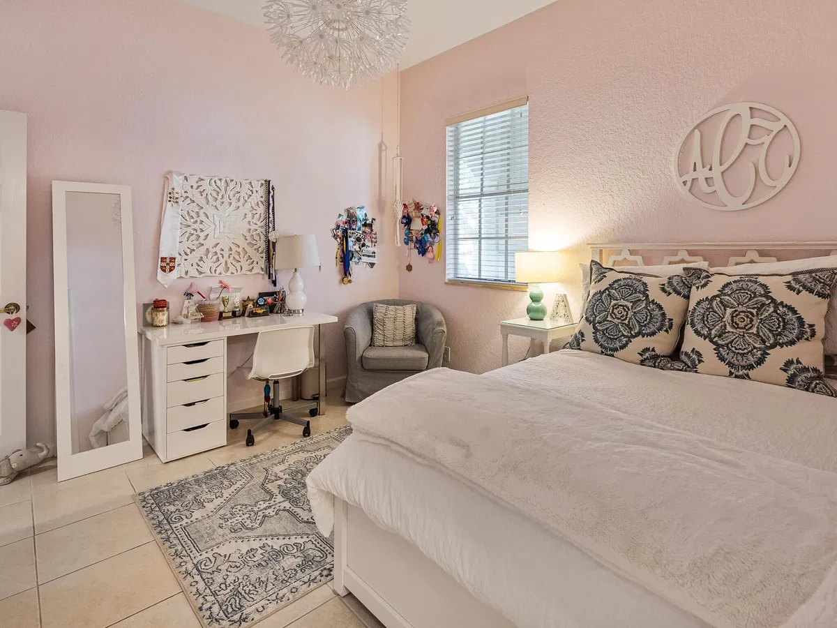 Residence photo 28
