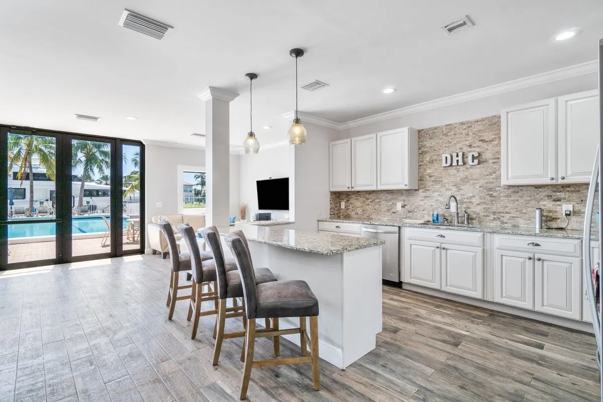 Unit 213 photo 52